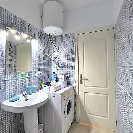 Rosa De Mar 1 - Parking, Pool, Beachfront, First Coastline, Tv Channels *